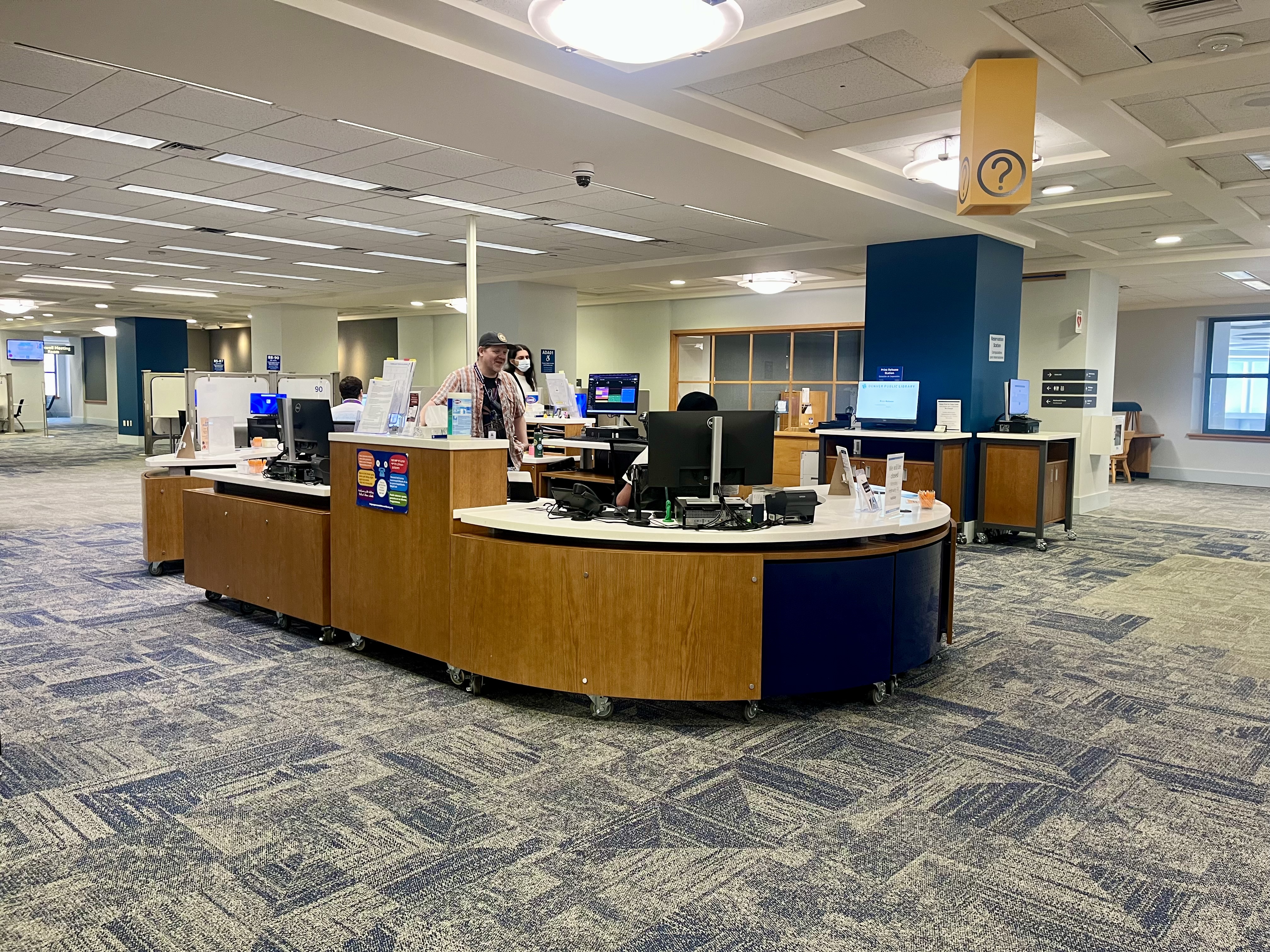 Information desk on the 4th floor of Central Library, Computer Technology Center