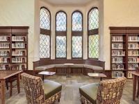 مكتبة فرع بارك هيل الداخلية