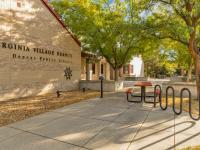 المكتبة الخارجية لفرع قرية فيرجينيا